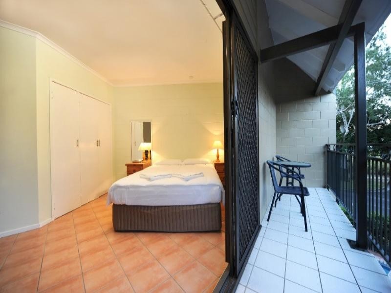 4/48 Coral Esplanade, Cannonvale QLD 4802