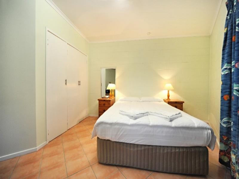 4/48 Coral Esplanade, Cannonvale QLD 4802