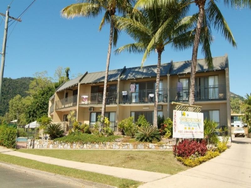 4/48 Coral Esplanade, Cannonvale QLD 4802