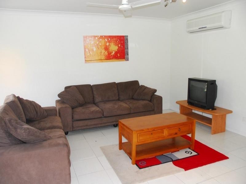 42 South Molle Boulevard, Cannonvale QLD 4802