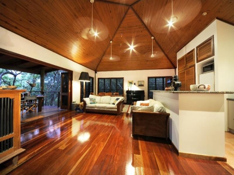 15 Stony Creek Close, Cannonvale QLD 4802