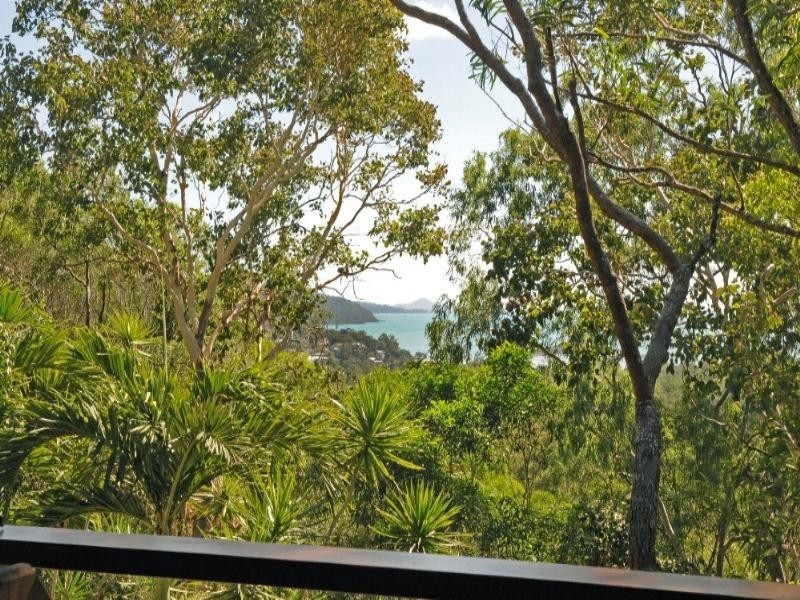 15 Stony Creek Close, Cannonvale QLD 4802