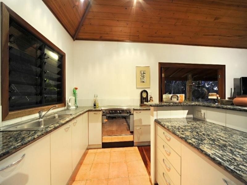 15 Stony Creek Close, Cannonvale QLD 4802