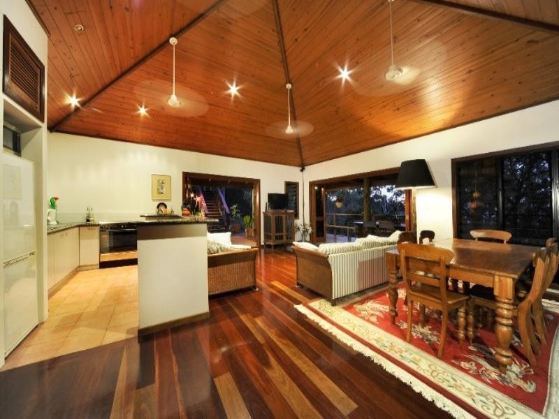 15 Stony Creek Close, Cannonvale QLD 4802