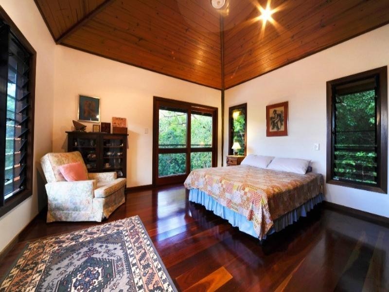 15 Stony Creek Close, Cannonvale QLD 4802