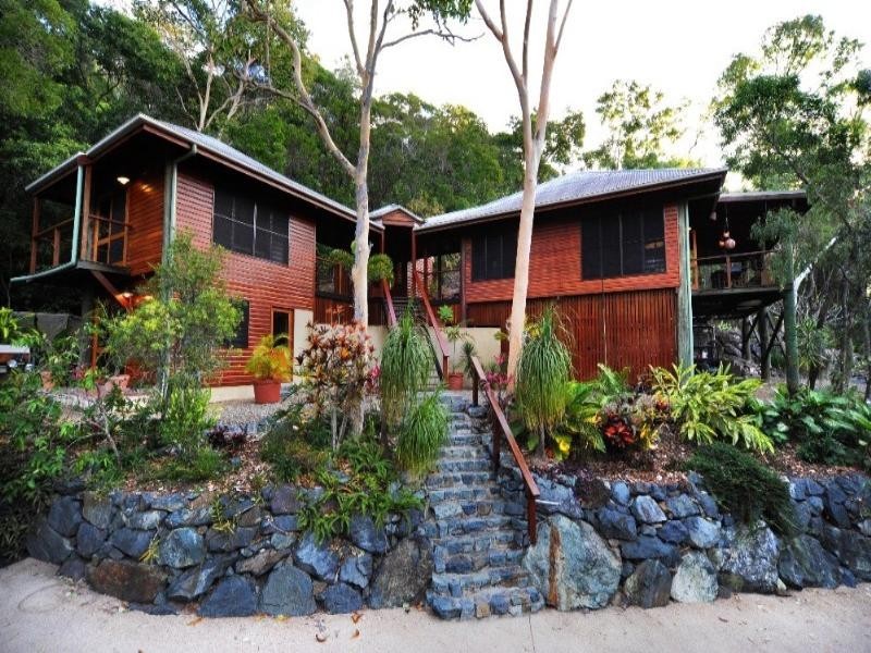 15 Stony Creek Close, Cannonvale QLD 4802