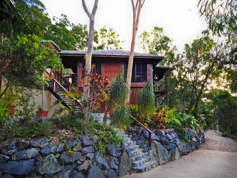 15 Stony Creek Close, Cannonvale QLD 4802