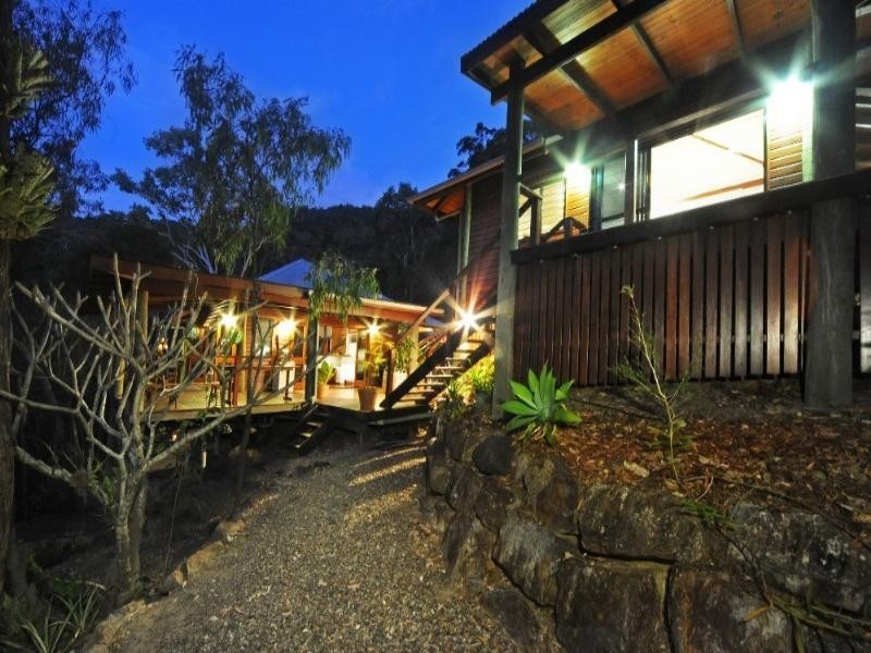 15 Stony Creek Close, Cannonvale QLD 4802