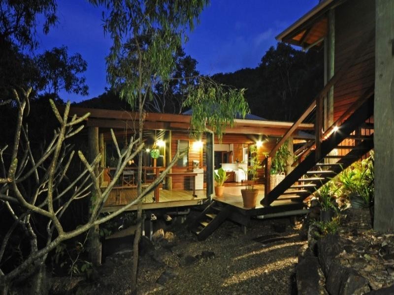 15 Stony Creek Close, Cannonvale QLD 4802