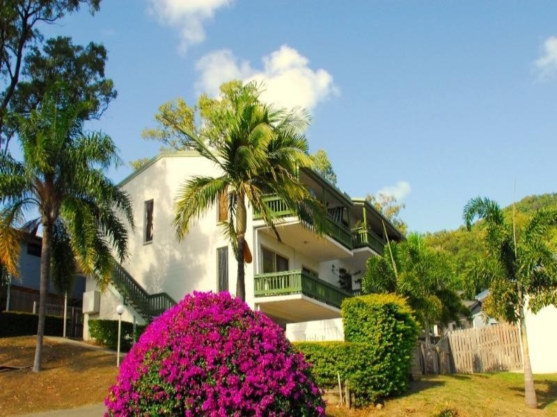 1/5 Border Drive, Cannonvale QLD 4802