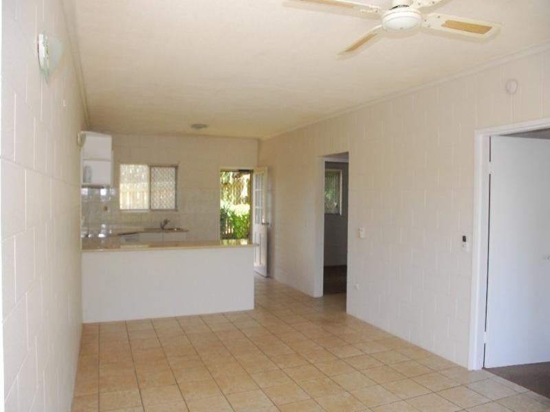 1/5 Border Drive, Cannonvale QLD 4802