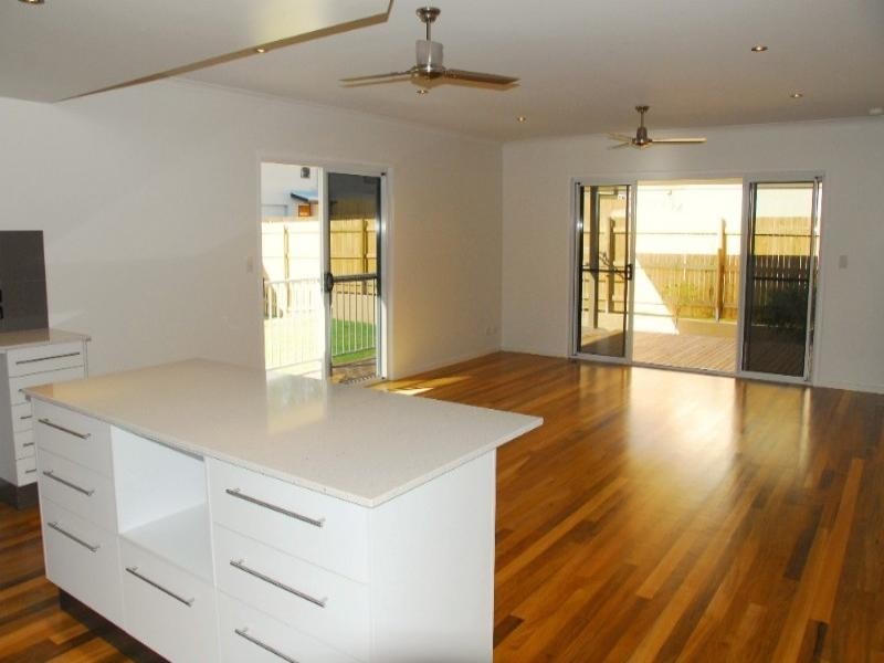 77 Country Road, Cannonvale QLD 4802