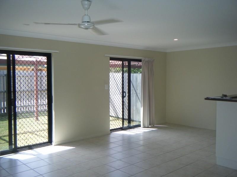 1/22 Banksia Court, Cannonvale QLD 4802