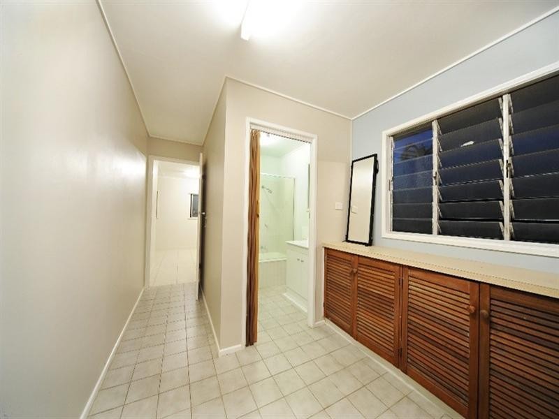 1 Beach Road, Cannonvale QLD 4802