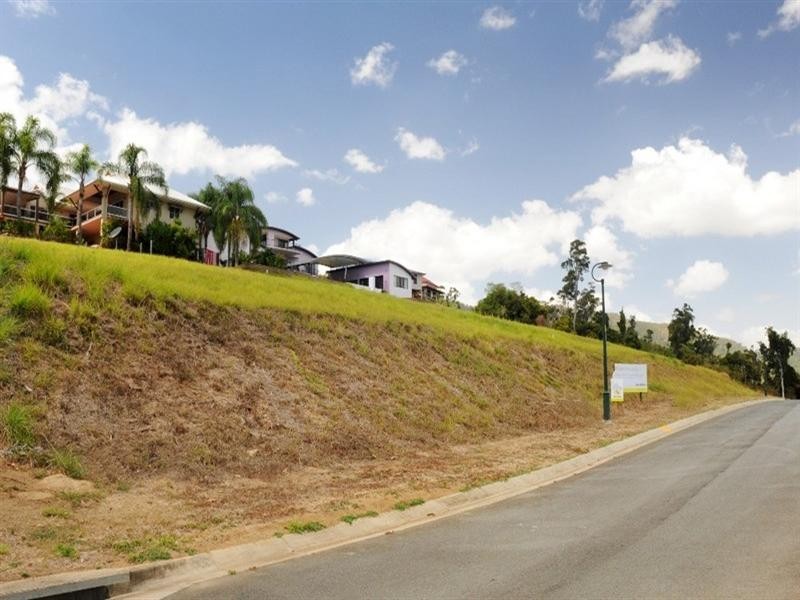 13 Whitehaven Crescent, Cannonvale QLD 4802