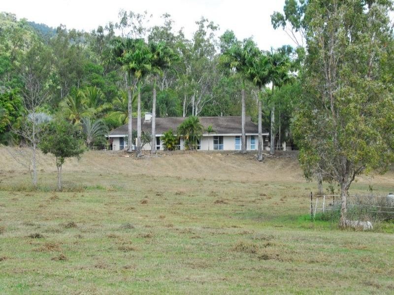 55 Valley Drive, Cannonvale QLD 4802
