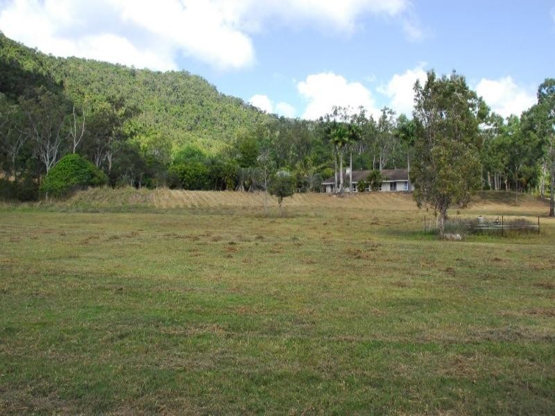 55 Valley Drive, Cannonvale QLD 4802