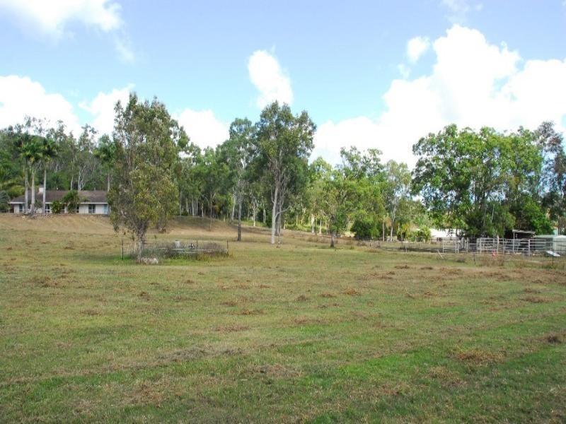 55 Valley Drive, Cannonvale QLD 4802