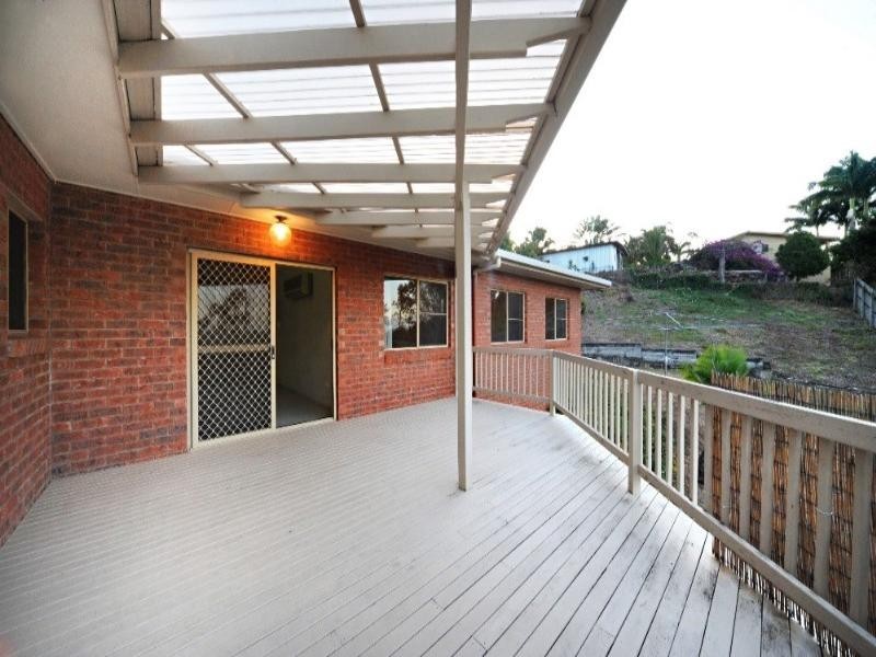 16 Manooka Drive, Cannonvale QLD 4802