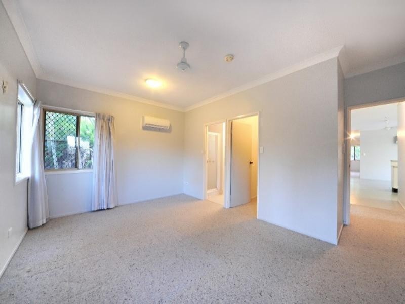 16 Manooka Drive, Cannonvale QLD 4802