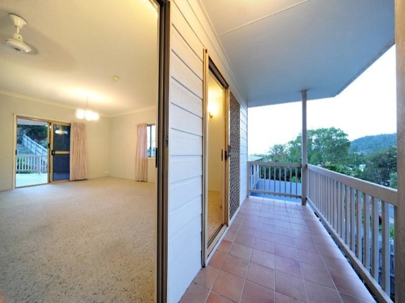 16 Manooka Drive, Cannonvale QLD 4802