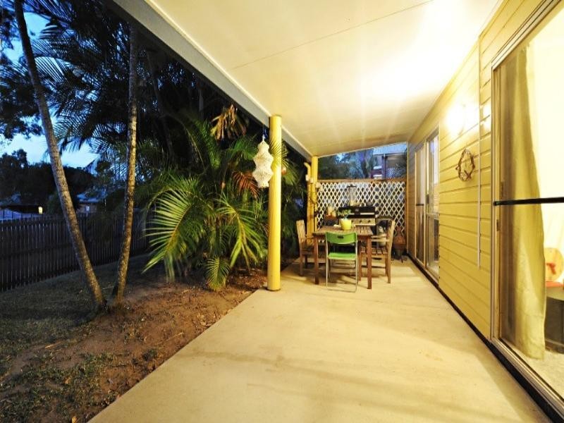 2 Duell Road, Cannonvale QLD 4802