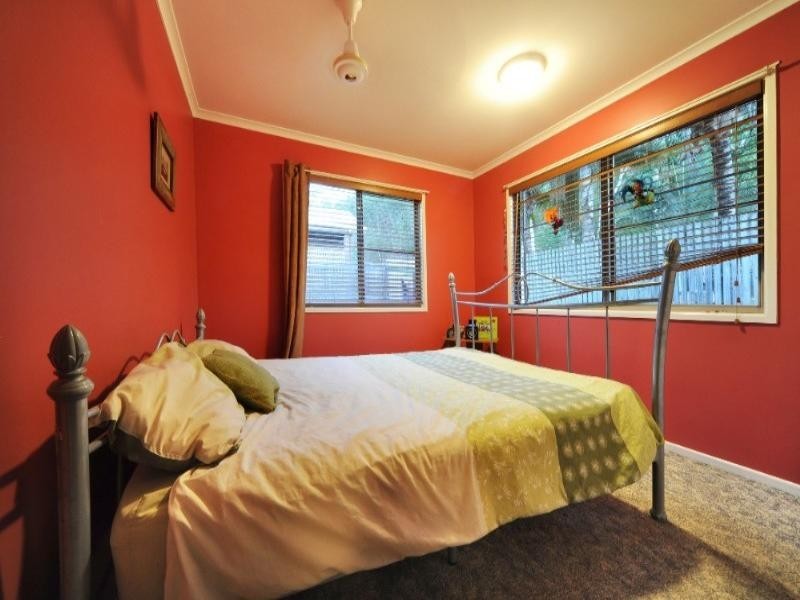 2 Duell Road, Cannonvale QLD 4802