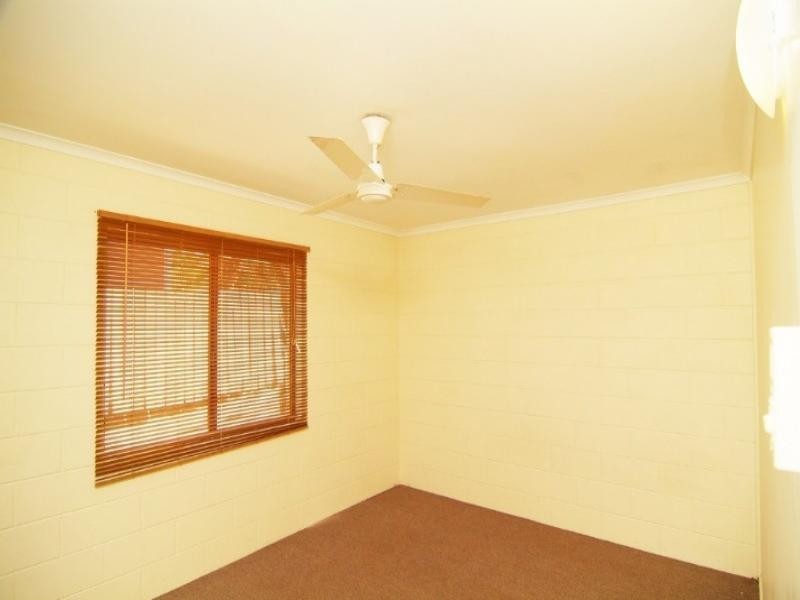 10 Iluka Street, Cannonvale QLD 4802