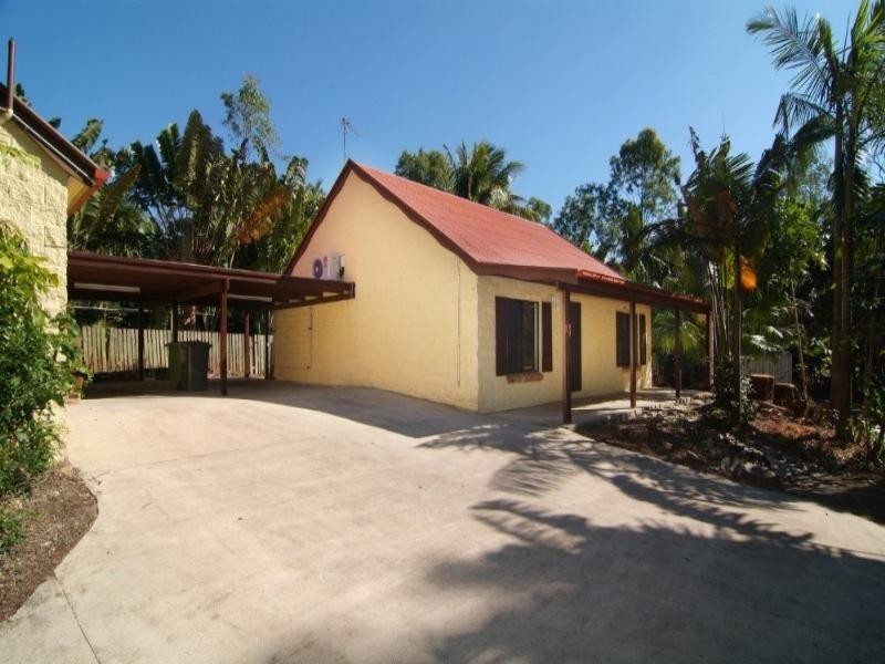 10 Iluka Street, Cannonvale QLD 4802