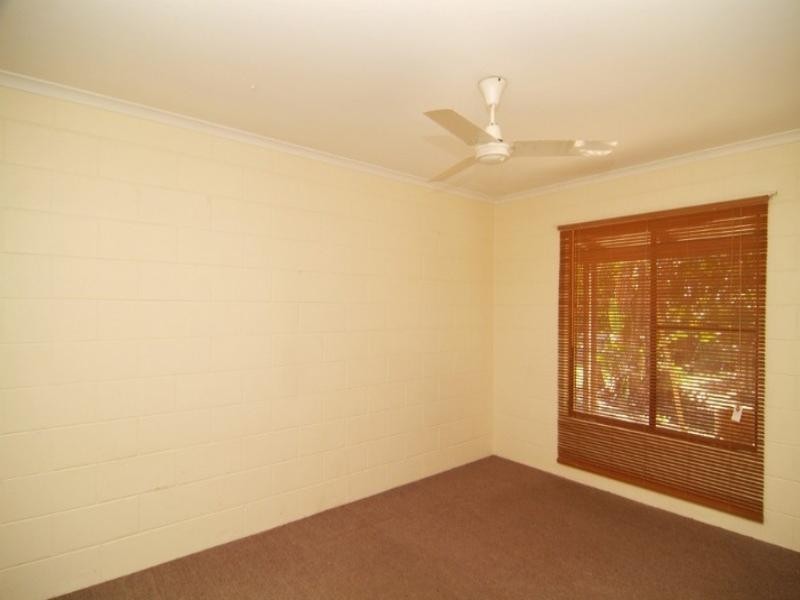 10 Iluka Street, Cannonvale QLD 4802