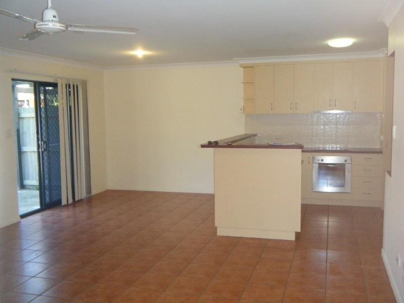 2/30 Banksia Court, Cannonvale QLD 4802