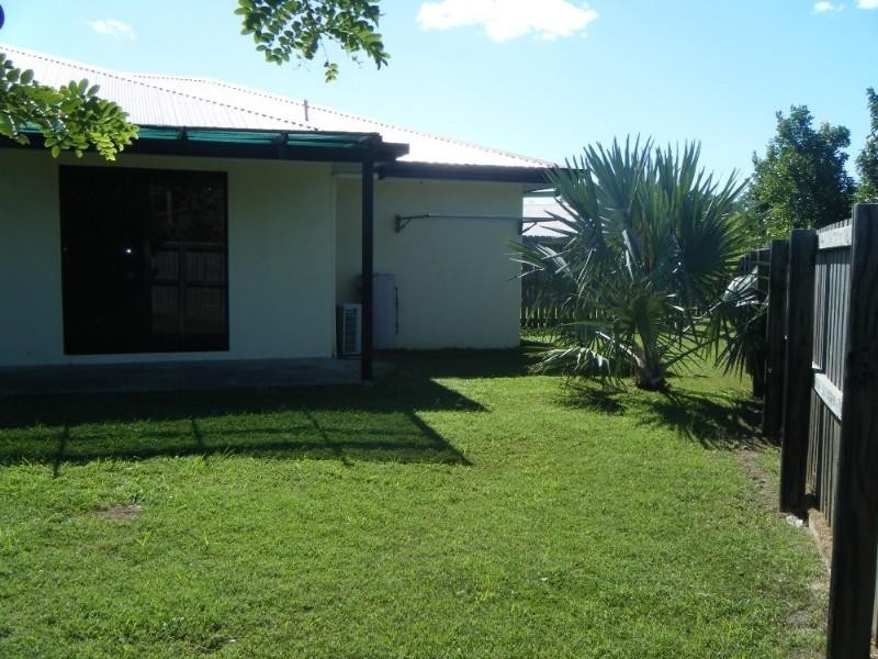 2/30 Banksia Court, Cannonvale QLD 4802