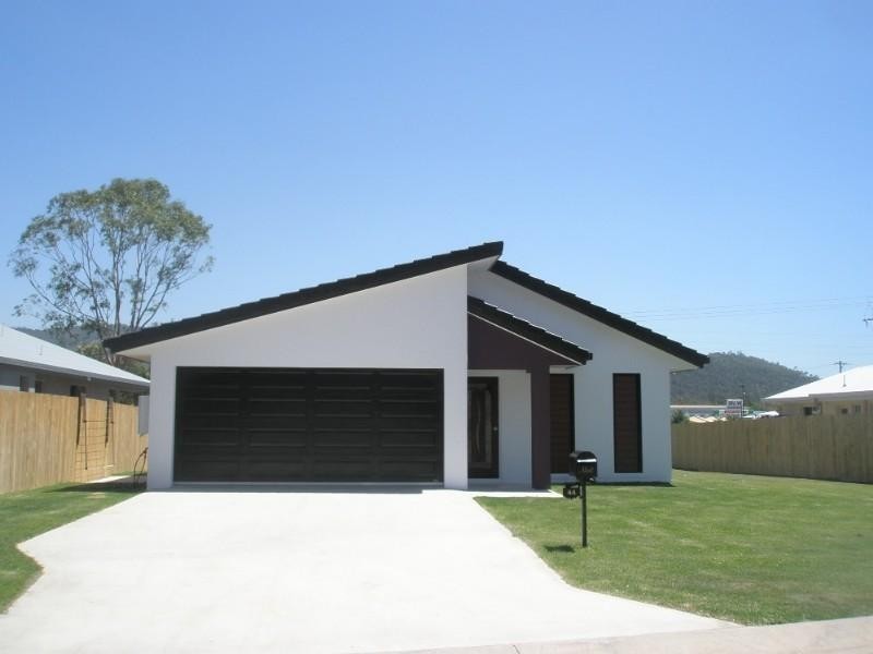 44 South Molle Boulevard, Cannonvale QLD 4802
