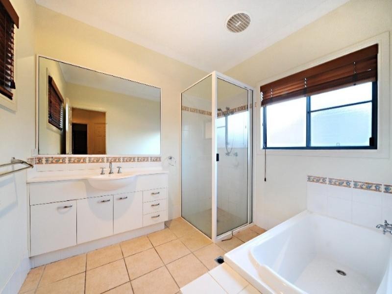 2/7 Erromango Drive, Jubilee Pocket QLD 4802