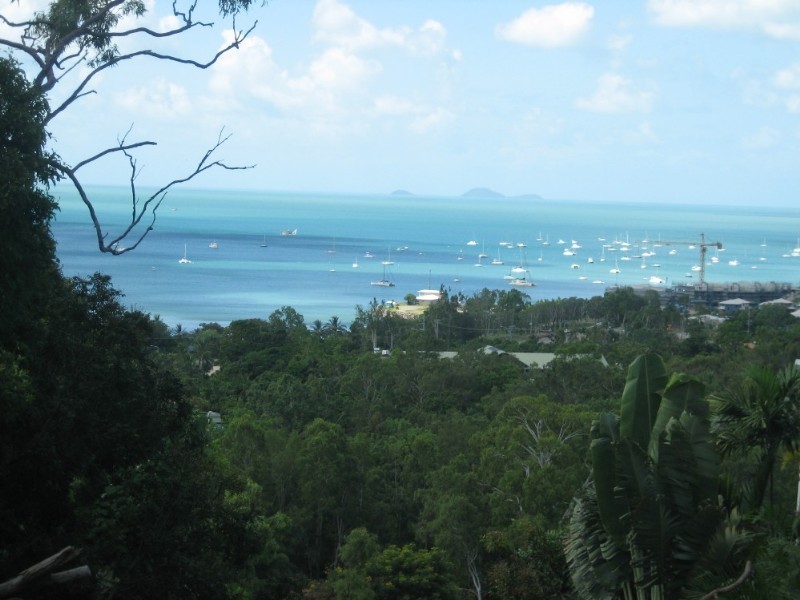 15 Woodwark Crescent, Cannonvale QLD 4802