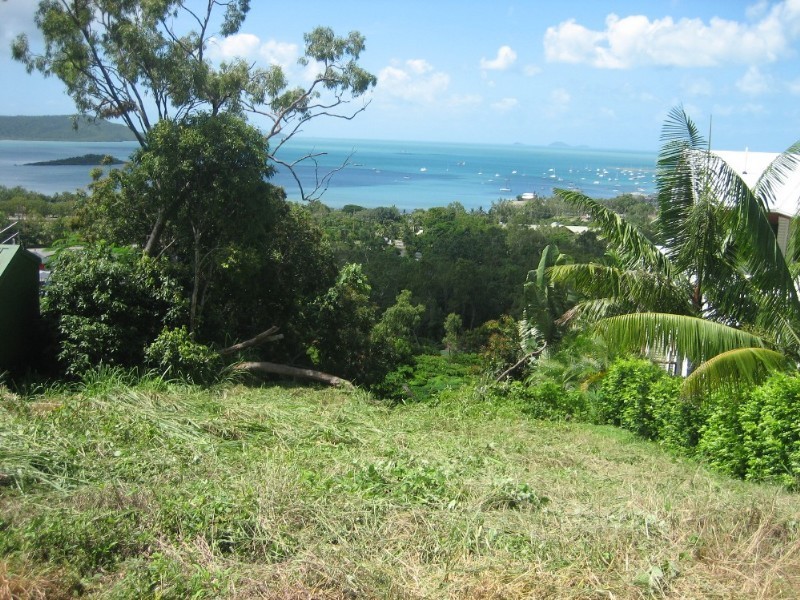 15 Woodwark Crescent, Cannonvale QLD 4802