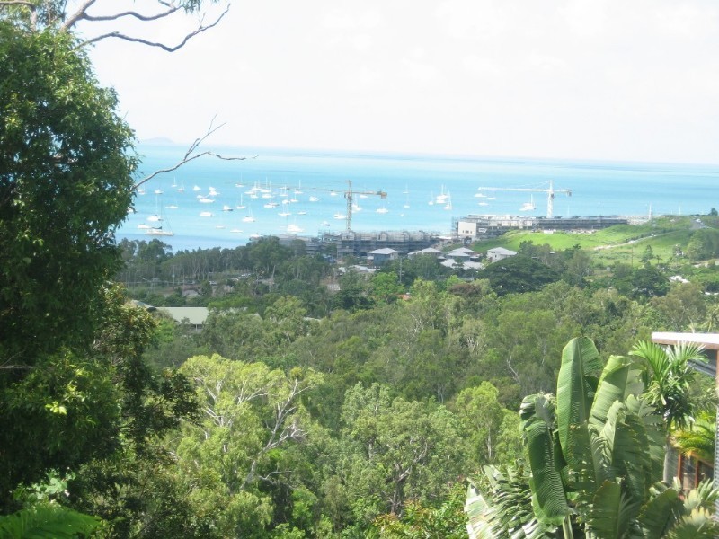 15 Woodwark Crescent, Cannonvale QLD 4802