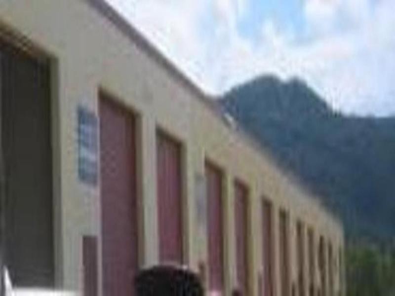 30/8 Commerce Close, Cannonvale QLD 4802