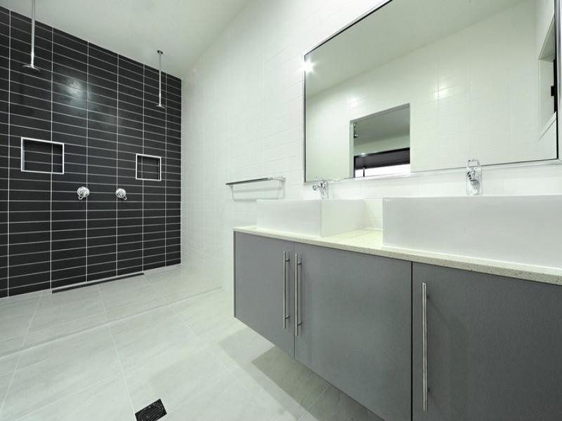 20 Whitehaven Crescent, Cannonvale QLD 4802