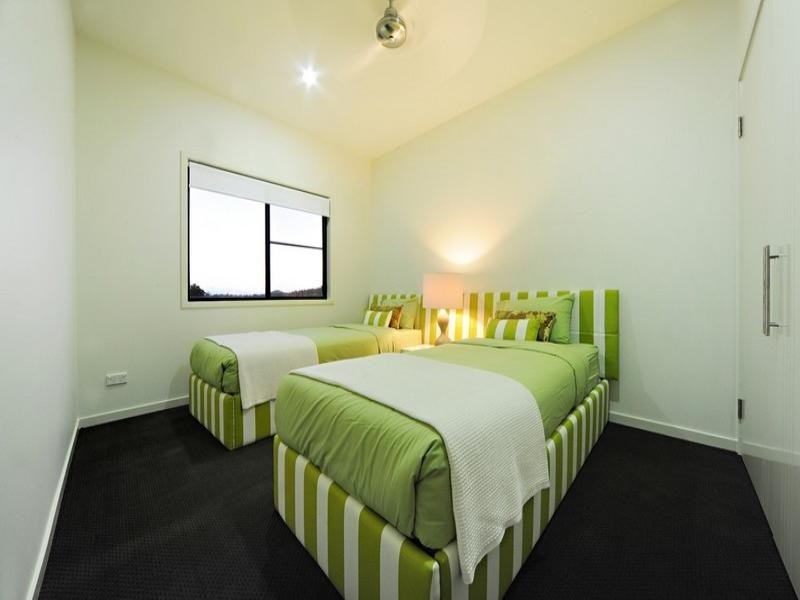 20 Whitehaven Crescent, Cannonvale QLD 4802