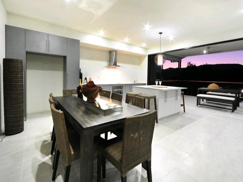 20 Whitehaven Crescent, Cannonvale QLD 4802