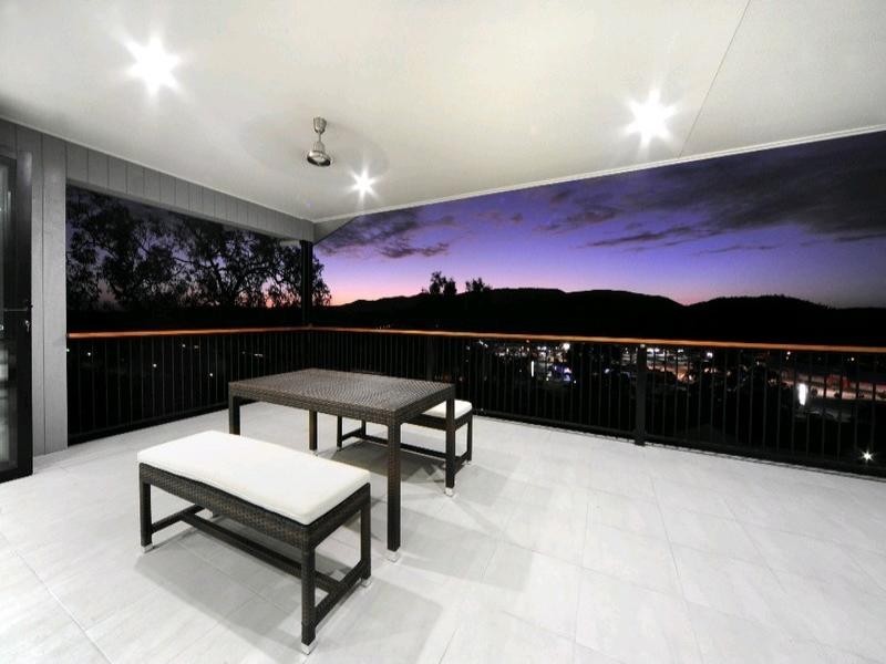 20 Whitehaven Crescent, Cannonvale QLD 4802