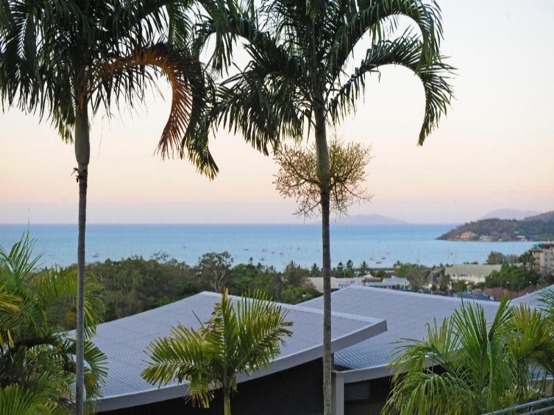 8/18 Raintree Place, Airlie Beach QLD 4802