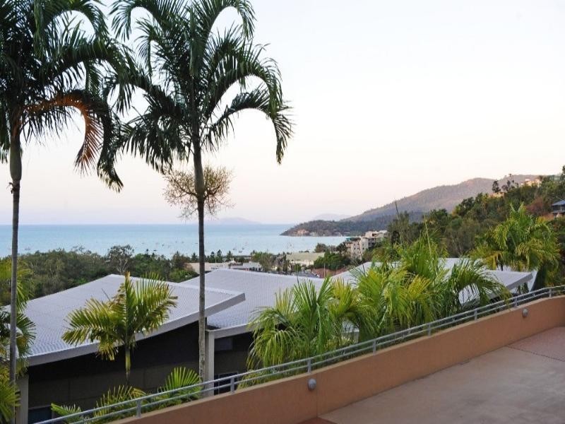 8/18 Raintree Place, Airlie Beach QLD 4802