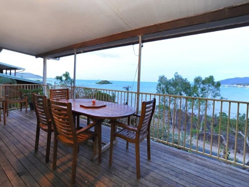 14 Coral Esplanade, Cannonvale QLD 4802