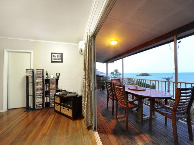 14 Coral Esplanade, Cannonvale QLD 4802