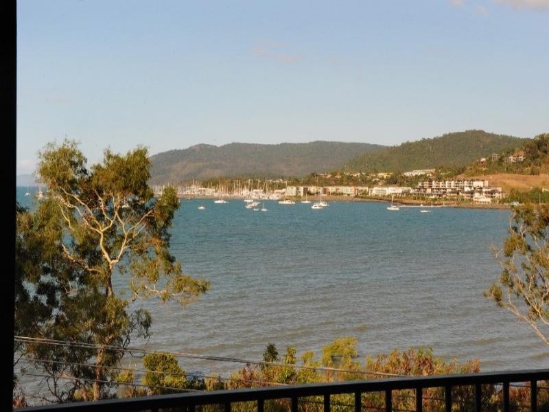 14 Coral Esplanade, Cannonvale QLD 4802