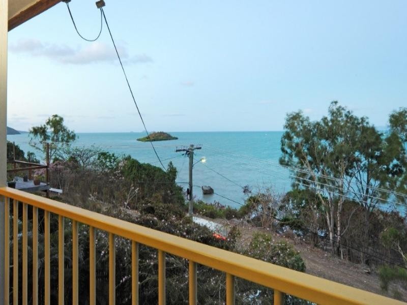 14 Coral Esplanade, Cannonvale QLD 4802
