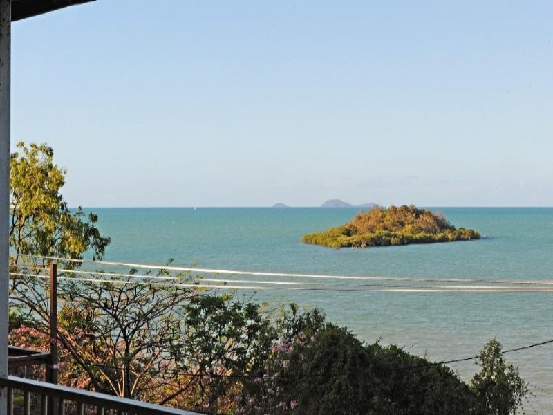 14 Coral Esplanade, Cannonvale QLD 4802