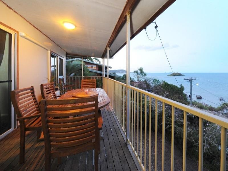 14 Coral Esplanade, Cannonvale QLD 4802